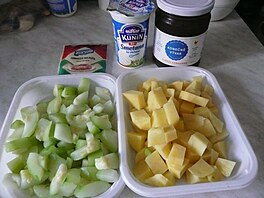 Cuketová krémová polévka: základní suroviny, cuketa -  brambory 1:1