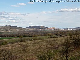Pohled z Dunajovických kopc na Pálavu a Mikulov, Vellikonoce 2024