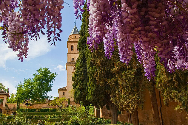 Zahrady a paláce Alhambry. Cesta do Andalusie, duben 2025