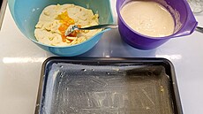 T�sto, tvaroh, peká�ek. Recept na drobenkový kolá� s tvarohem a ovocem.