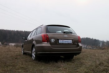 Toyota Avensis: velké kombi za nemalé peníze - iDNES.cz