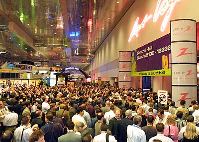 Veletrh CES 2004