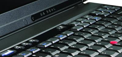 Notebooky.cz - IBM ThinkPad T41p - detail LED diody, ohb displeje