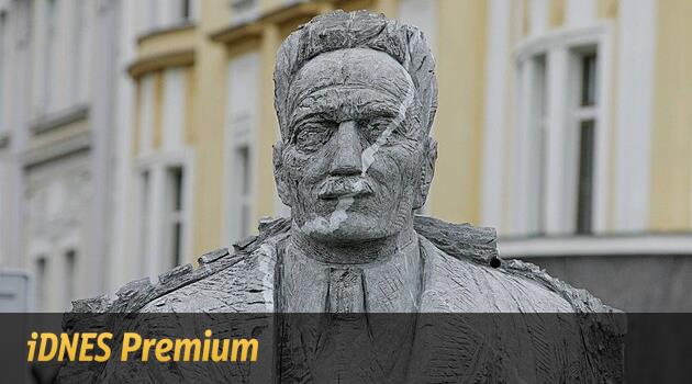 Bronz Belediye Başkanı hem coşkuya hem de direnişe ilham veriyor. Uzmanlar soyutlama içindir