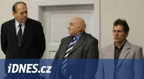 Právník Milan Hulík: Válka o minulost u nás ještě neskončila! - iDNES.cz