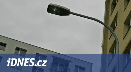 Správce osvětlení Eltodo prodává polovinu firmy podnikateli Sadílkovi -  iDNES.cz