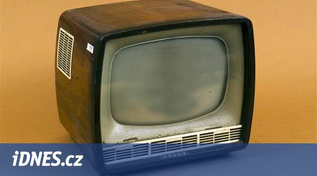 KOMENTÁŘ: Smrt televize? Naopak, už ji sledujeme o půl hodiny déle -  iDNES.cz
