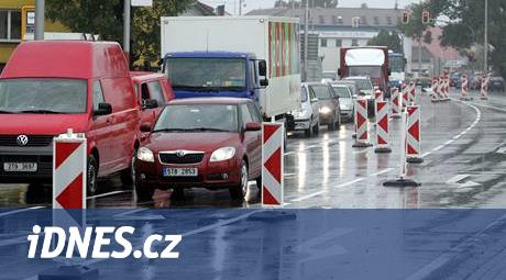 Začíná série letních oprav silnic, dopravní omezení čekají i Ostravu -  iDNES.cz