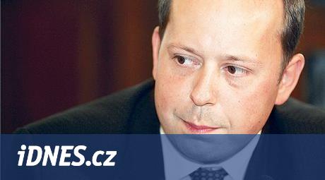 Policie navrhla obžalovat exposlance Šnajdra, viní jej z úplatkářství v rámci VZP