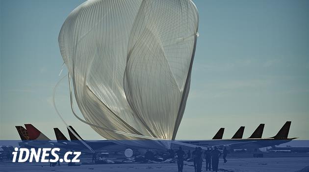 Do stratosféry vynese Baumgartnera největší balon na světě - iDNES.cz