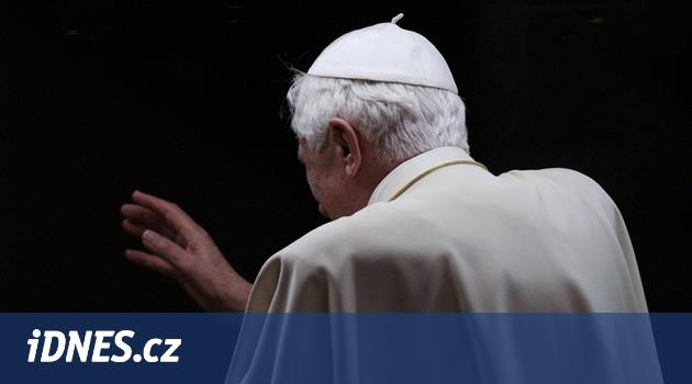 Il papa si è dimesso non per motivi di salute, ma a causa di uno scandalo, hanno scritto in Italia