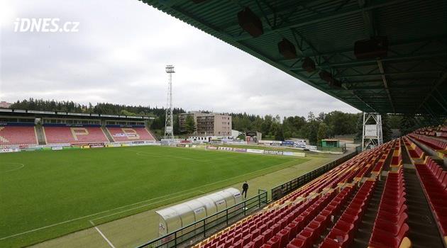 Futbol Budějovice, Příbram'daki stadyumu kullanabilir