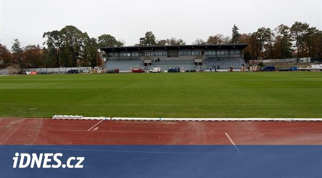 Fotbalový klub rok neplatil. Teď dostal na rekonstrukci miliony - iDNES.cz