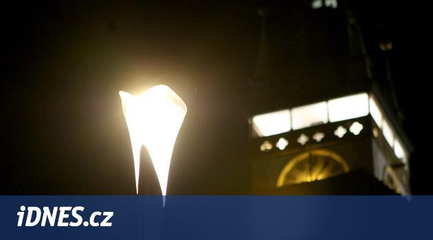Olomoucká radnice jedná s architektem o nových lampách pro Horní náměstí -  iDNES.cz