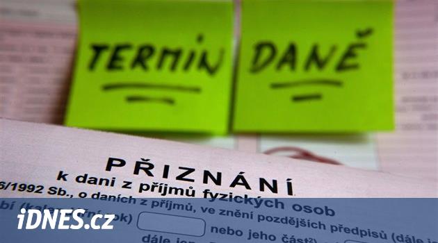 Kdy podat daňový formulář a co vás čeká, když to nestihnete - iDNES.cz