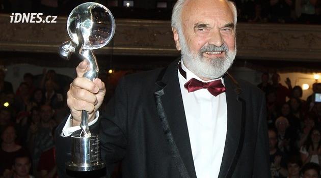 TELEVIZIONÁŘ: Svěrákova devadesátka? Místo dortu dvacet pořadů včetně písní