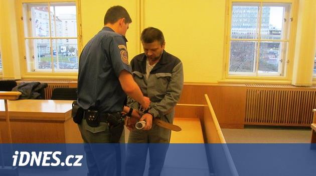 Soud potvrdil 18 let muži, který z cely plánoval likvidaci komplice -  iDNES.cz