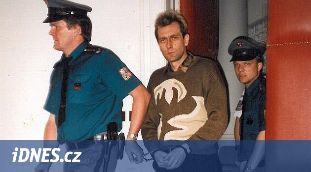 Jeho útěk šokoval Česko. Semtexový vrah Winkelbauer před 30 lety zesměšnil policii
