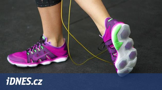 Nike bude měřit velikost nohy. Chce omezit vracení bot koupených online -  iDNES.cz