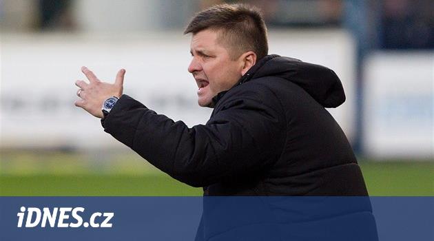 Futbol antrenörü Uhrin Jr., Zlaté Moravce-Vráble'ı kurtarmaya çalışacak