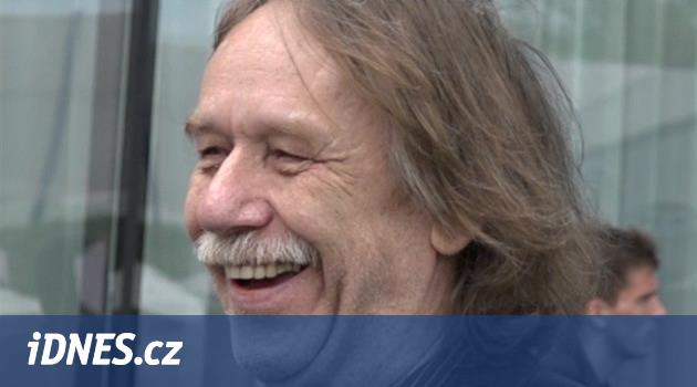 Zeman oznámil, že předá státní vyznamenání písničkáři Nohavicovi - iDNES.cz