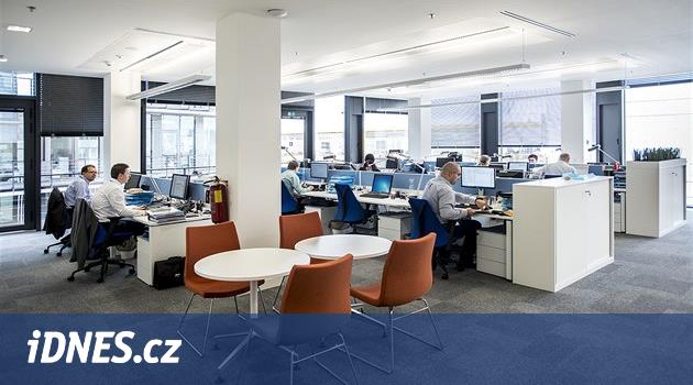 Hlavně nic neměnit. Češi si neřeknou o peníze ani povýšení, ukázala studie