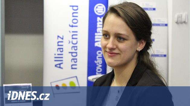 VIDEO: Nebojte se první pomoci, apeluje na řidiče studentka z Vysočiny ...