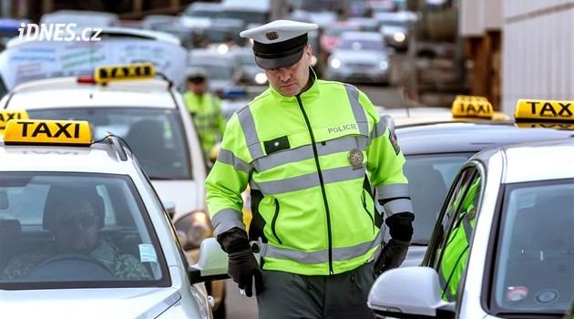 V Praze opět platí cenová regulace taxislužeb s taxametrem. Podle magistrátu je to ve veřejném zájmu