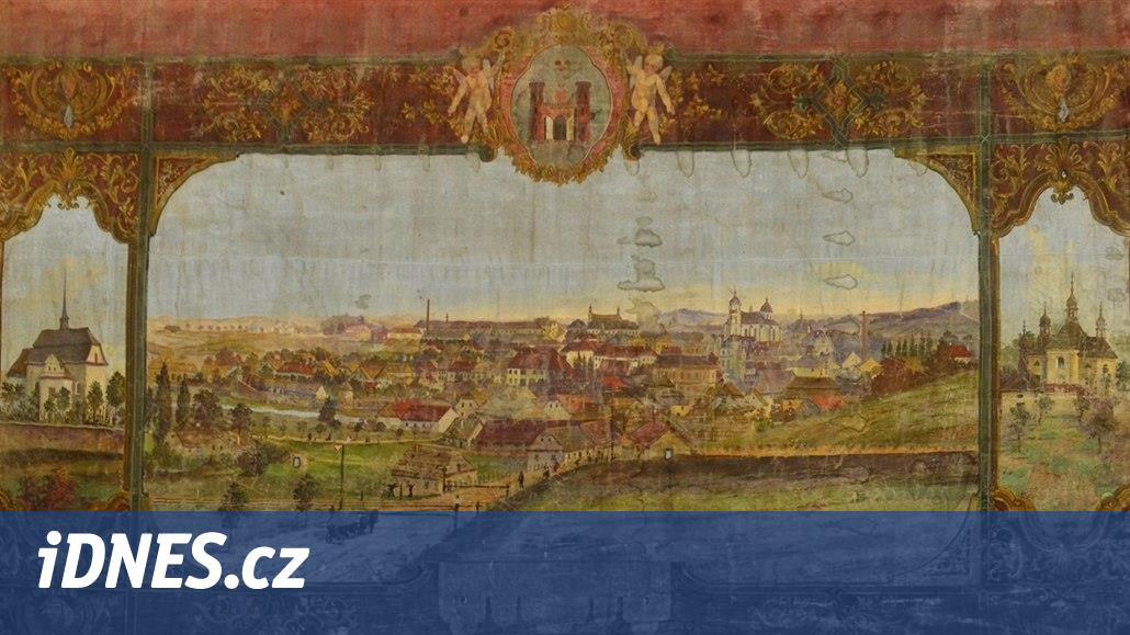 Depozitář ukrýval 130 let starou oponu. Veřejnost ji uvidí jen tři hodiny -  iDNES.cz