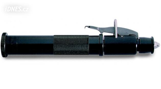 Nejdecka'dan bir son sınıf öğrencisi oda arkadaşına katliam tabancasını doğrulttu