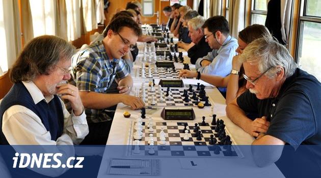 V pátek vyjíždí tradiční šachový vlak. Tentokrát zavítá i do Polska -  iDNES.cz