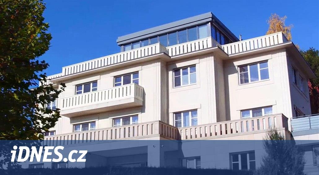 Unikátní vila v Praze stále nenalezla kupce. Zlevnila již o více než polovinu
