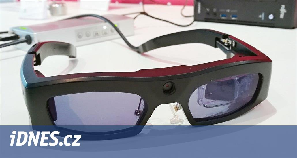 Brýle s projekcí na sítnici oka by mohly lidem vracet zrak - iDNES.cz