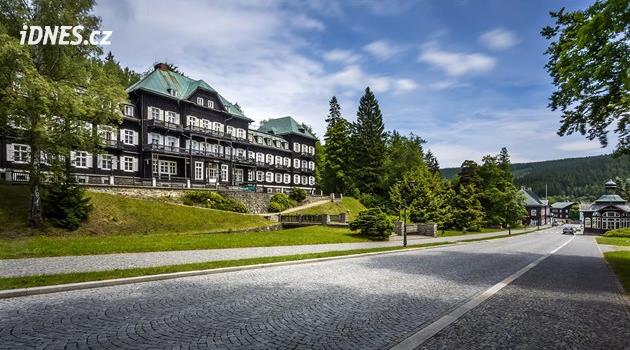 Karlova Studánka spa'nın müdürü, hakkında dava açılan yönetici Köhlerová'yı görevden aldı