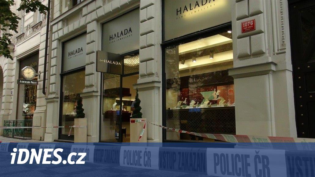 Policie vyšetřuje krádež v klenotnictví v Pařížské, škoda jde do milionů -  iDNES.cz