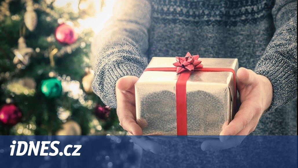 Jaké tradice se držely na Vánoce? Stromek špičkou dolů a Nový rok na jaře -  iDNES.cz