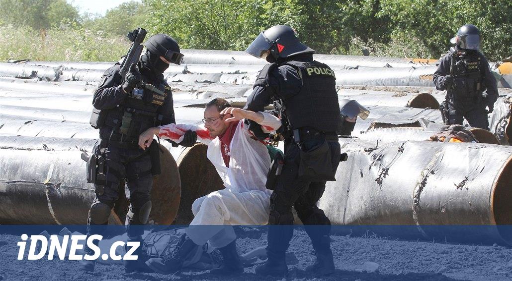 Aktivistler, Madenciler Ocağı Bílina'nın ablukasına zarar verdi.