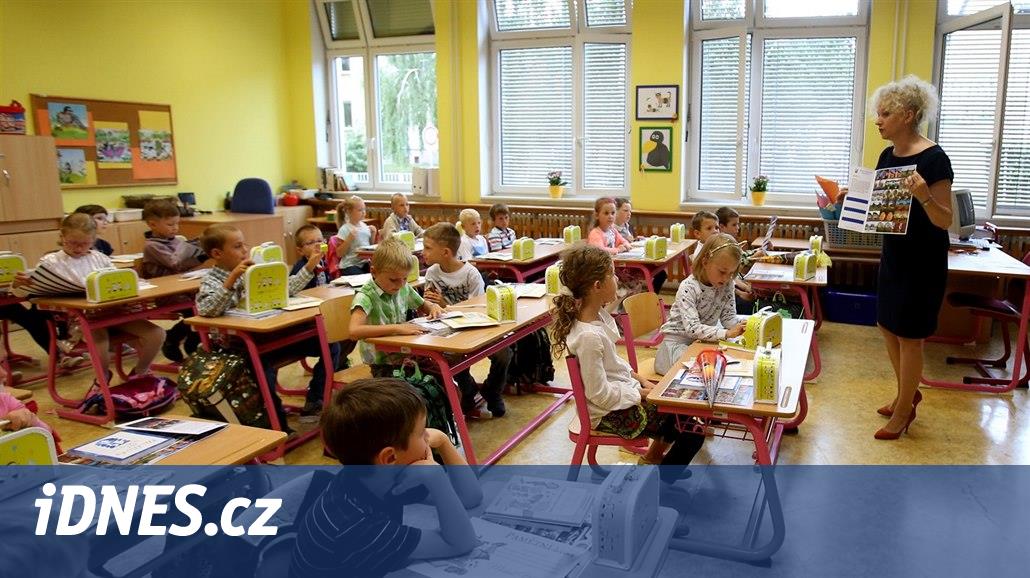 İngilizce 1. sınıftan itibaren zorunlu olacak, bakanlık yeni programları onayladı