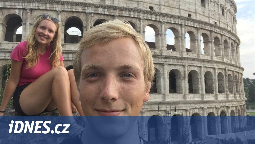 Dvojice vyrazila pěšky do Itálie, z Nezdic došli do Říma za 48 dnů -  iDNES.cz