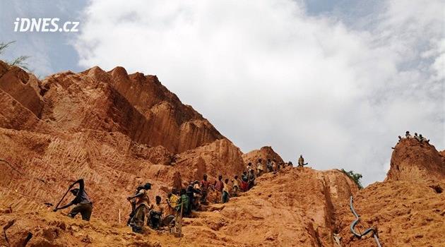 Central African Republic Gold Mine Collapse Kills at Least 30 Miners