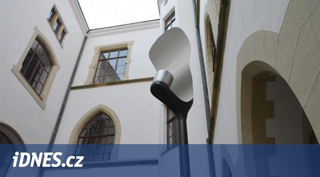 Olomouc'un lambalar için özür dilemesi gerekiyordu ancak mahkeme restorasyonu iptal etti