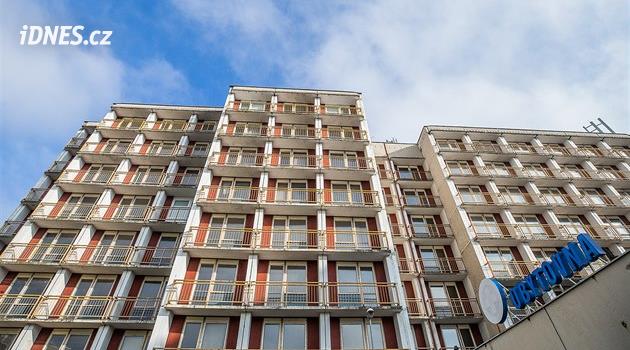 Hradec kız kardeşlerin yurdunu satacak, yerel halk yoksulluk tüccarlarından korkuyor