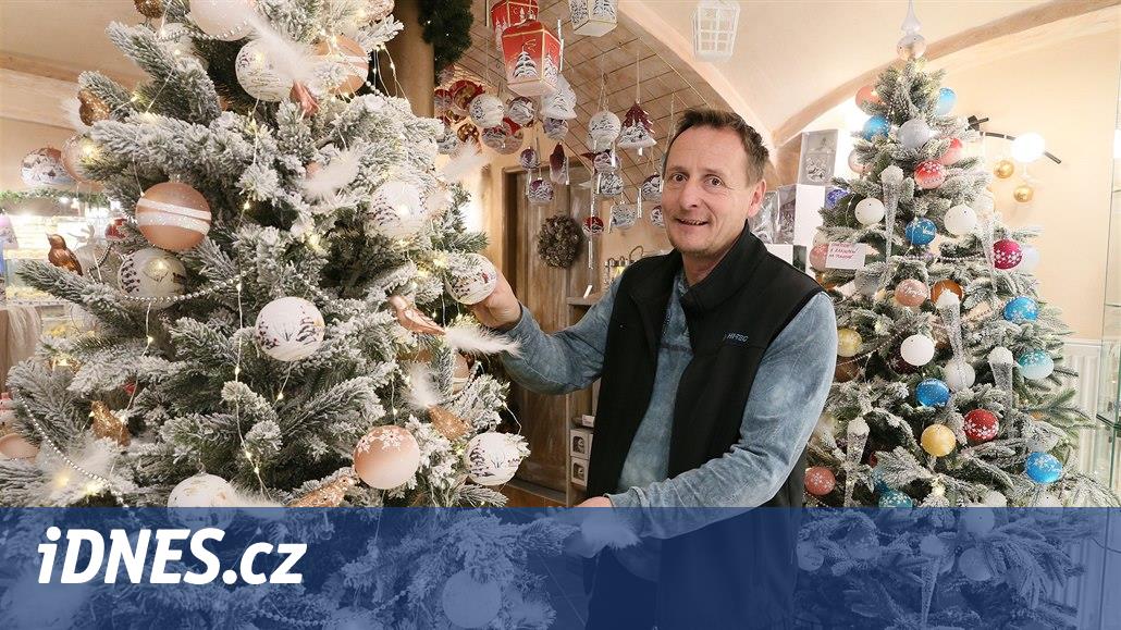Vánoční skleněné skvosty rodinné firmy z Krupky už zdobily i Bílý dům -  iDNES.cz