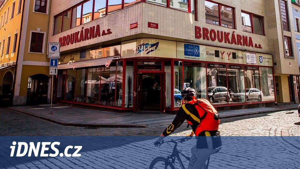 Broukárna byla největší obchodní dům jihu Čech. Je z ní kulturní památka -  iDNES.cz