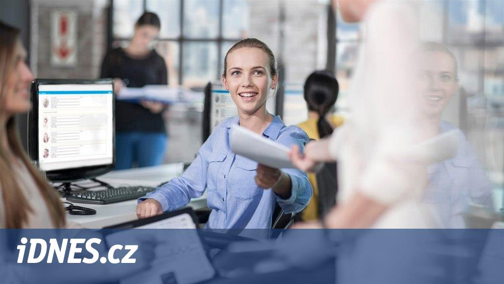 Yasanın daha fazla kadının yönetime alınmasını sağlaması bekleniyor, bu yasa borsada işlem gören beş şirketi etkileyecek