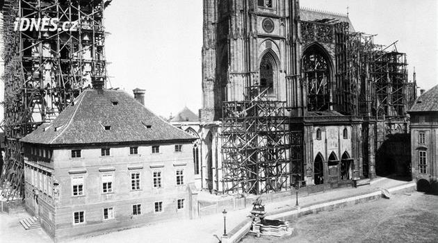 Před 100 lety finišovala dostavba svatého Víta. Uvnitř mizelo těžké lešení