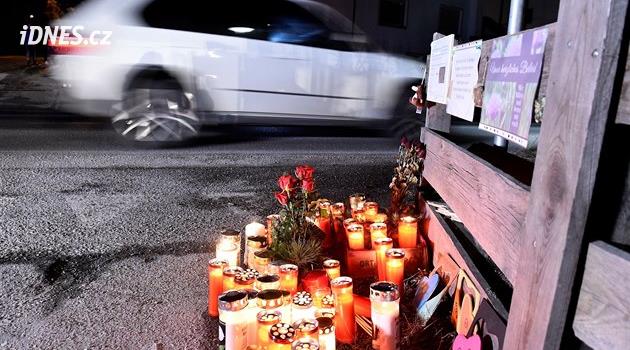 Auto se řítilo v Lipsku pěší zónou a srazilo několik lidí. Hlášeni jsou mrtví i zranění