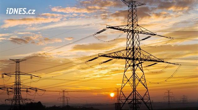 Sıcak hava dalgası nedeniyle enerji tüketimi yüzde 2 arttı, kışa göre ağ yükü yaklaşık üçte bir oranında azaldı.