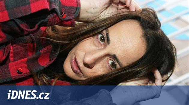 V 47 letech zemřela herečka Daniela Krhutová, pohádková Marie Růžička - iDNES.cz