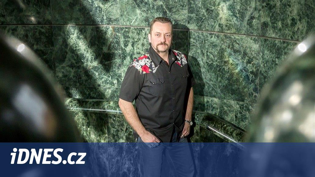 Uzman: En iyi savunma kaçmaktır, bıçağa karşı bir şey olarak kullanın